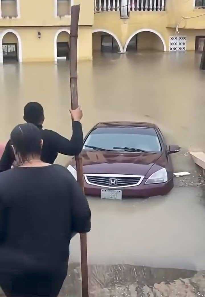Uyo flood video showing a residential building submerged by floodwaters in Uyo